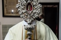 성지 보호구에게 맡겨진 아기 예수님의 구유